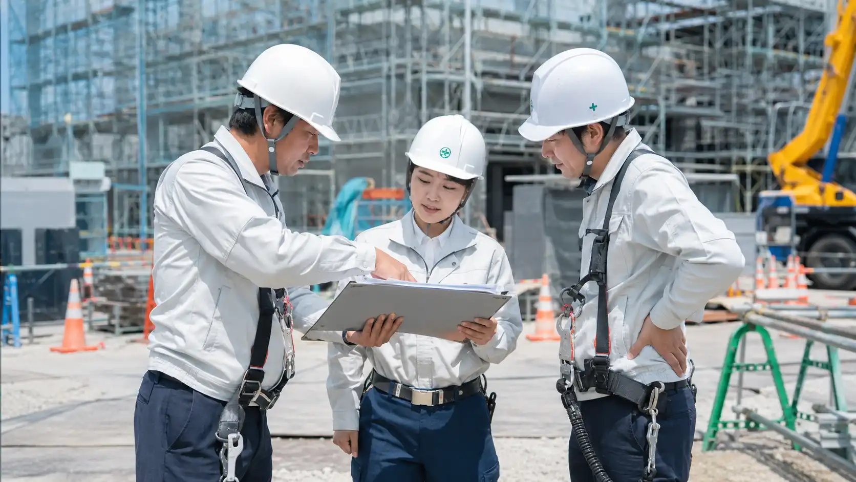 発注者と建設会社が施工範囲や進め方を確認するイメージ