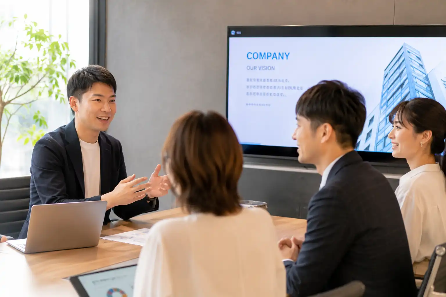 会社の情報を整理するコーポレートサイト制作のイメージ